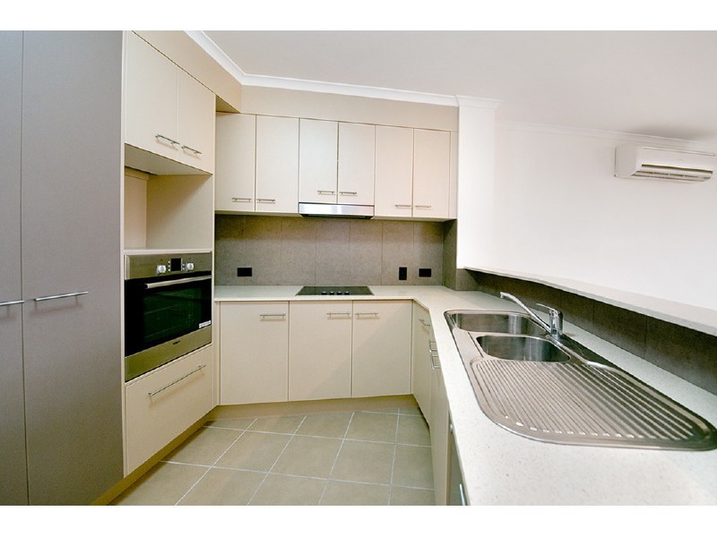 302/6 Victoria Parade, Rockhampton City QLD 4700